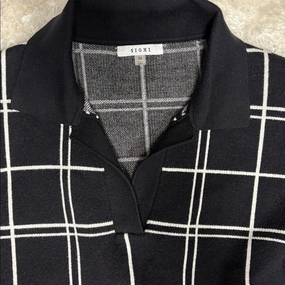 Sioni Black and White Checkered V-Neck collared Sweater - Picture 2 of 4